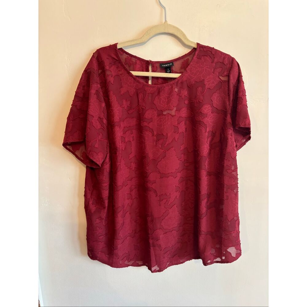 Torrid Abbey Chiffon Floral Top Size 1X Red Sheer Layering Keyhole Back - Picture 4 of 7